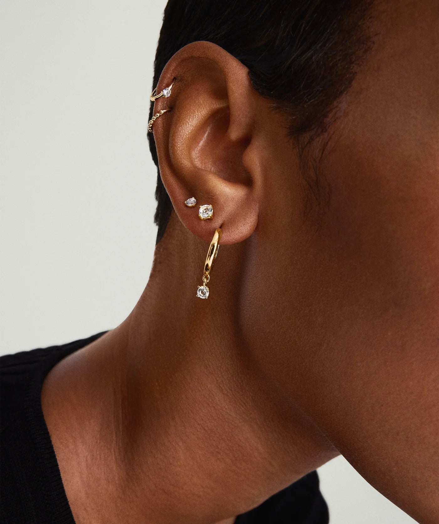 Éclat d’Émeraude Hoop - White Sapphire